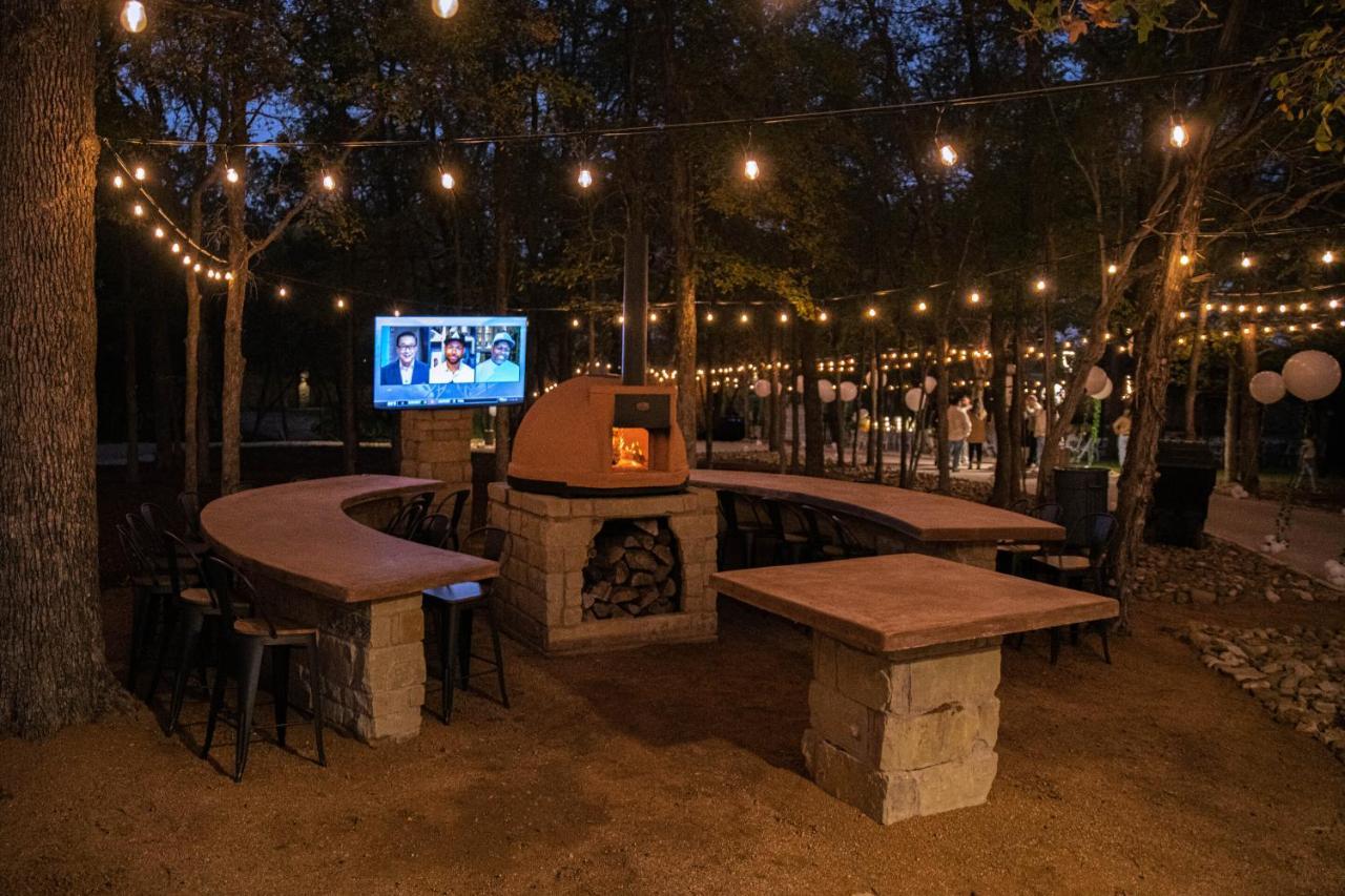 7744 Ranch Glamping Resort Austin Exterior foto